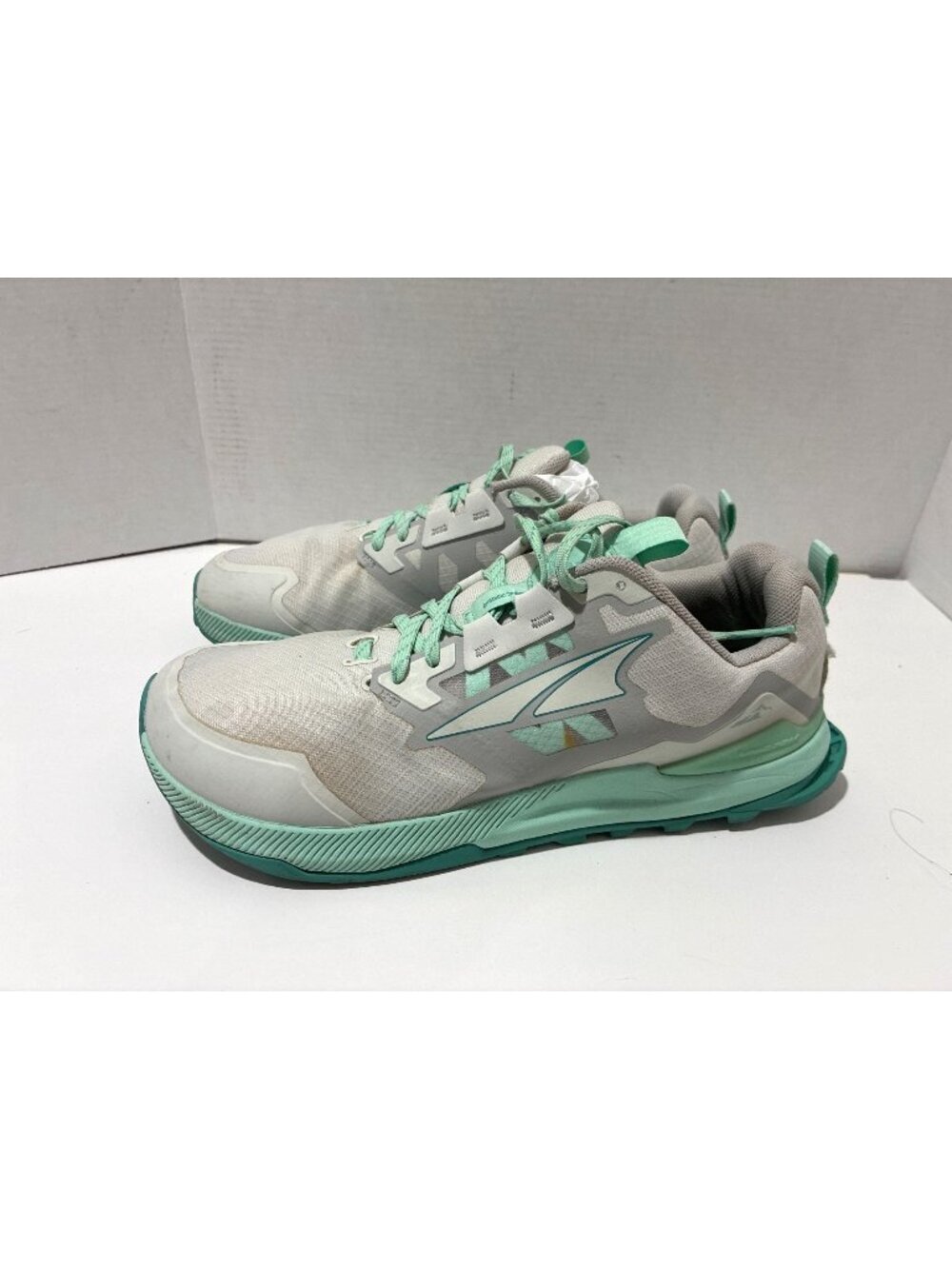 Altra Womens Lone Peak Trail Running Shoe Size 9 worn gray green